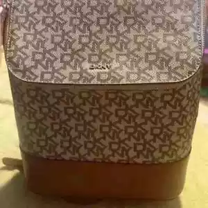Ladies new with tags DKNY Bryant top zip backpack - Picture 1 of 4