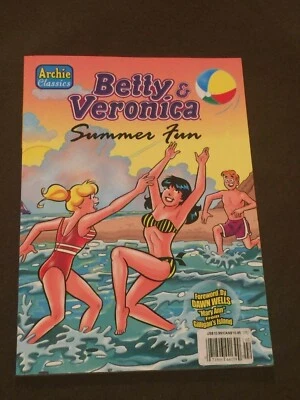 Libro de bolsillo de novela gráfica divertido de verano de Betty & Veronica de Archie Classics Foto 1 de 3