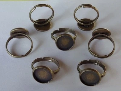 10 ANILLOS EN BLANCO AJUSTABLES DE LATÓN antiguos almohadilla biselada para borde de bisel de cabujón de 12 mm Foto 1 de 4