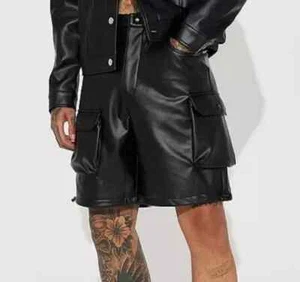 PANTALONI CORTI DA UOMO IN VERA PELLE CARGO TASCHE CARGO ESTATE CAFE RACER NERI - Foto 1 di 2