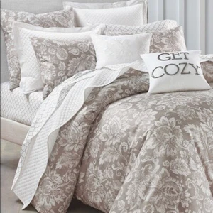 Charter Club Damask Designs Jacobean 300-Thread Count 2 PC Duvet Cover Set - Picture 1 of 7
