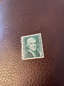 Hermosa estampilla verde de 1 centavo de Thomas Jefferson perforada sin circular - Imagen 1 de 3