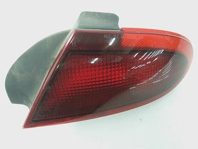 1999 Pontiac Sunfire RH пассажир четверть панели смонтирован задний фонарь лампа OEM - Изображение 1 из 4