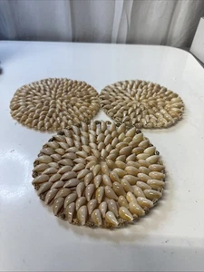 Vintage Kaurimuschel Muschel Untersetzer Hot Pad Boho Wanddekoration, Größe 6" - Bild 1 von 5