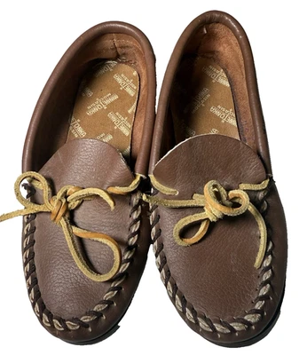 Minnetonka 棕色皮革儿童莫卡辛鞋 2 码 — 第 1/4 张图片