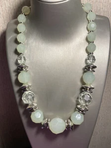 Light Pastel Green Bead Necklace With Earrings - Picture 1 of 2