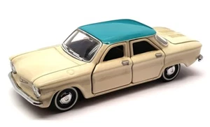 Franklin Mint 1/43 Scale 11321C - 1960 Chevrolet Corvair - White/Aqua - Picture 1 of 5