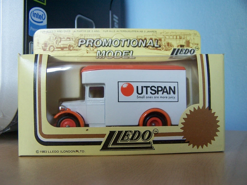 Lledo Promotional LP 16 084A 1934 Dennis Parcels Van Outspan - Image 1 of 1