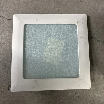 Luz de techo empotrada blanca de 9 pulgadas con borde cuadrado con lente de albalita de vidrio de Halo 10P Foto 1 de 2