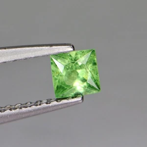 SI Clarity 0.30 Cts Princess Unheated Natural Demontoid, Namibia - Picture 1 of 5