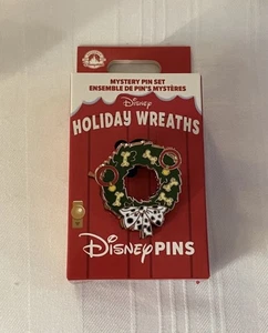 NEW Walt Disney Parks 2023 Holiday Wreaths Mystery Pin Set - 2 Random Sealed - Picture 1 of 1