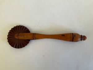 Antique Treen Wood Pastry Crimper Wheel. - Picture 1 of 5