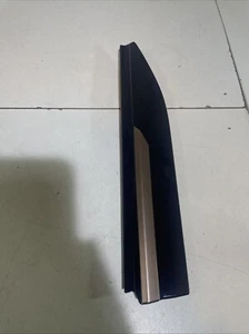 Guardabarros delantero derecho Range Rover Velar L560 2017-23 J8A2-280B10-DF - Imagen 1 de 11