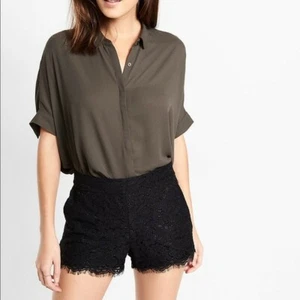 Express Black Lace Short - XS/TP NWT - Picture 1 of 5