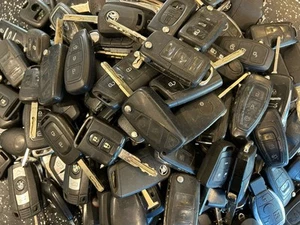 150 x mixed remotes, flip keys, fobs for spares or repair - Picture 1 of 5
