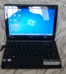 Acer Aspire One D270 Notebook with charger - Picture 1 of 9