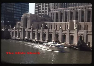 Chicago IL downtown river view boat on water 1975 35mm slide - Picture 1 of 1