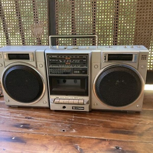 Vtg Hitachi TRK-2200H Boombox FM SW MW Stereo Cassette Radio Tested Detach Spkr - Picture 1 of 18