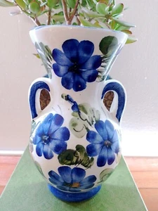 Vintage Floral Blue & White Ceramic Hanging Wall Decor Pocket Vase 8.5" - Picture 1 of 8
