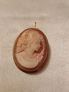 Vintage 18k 750 Gold CAMEO GIRL flowers Brooch Pendant - Picture 1 of 8