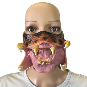 Alien vs Predator Mask Cosplay Latex Face Mask Horror Halloween Costume Props - Picture 1 of 5