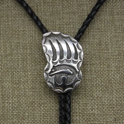 Галстук-боло медведь навахо из чистого серебра с гравировкой от Kenneth Jones - Изображение 1 из 4