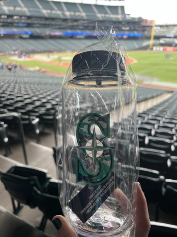 NEW MLB Seattle Mariners Camo Water Bottle 32oz from 4-22-23 Fan Game Giveaway Cover