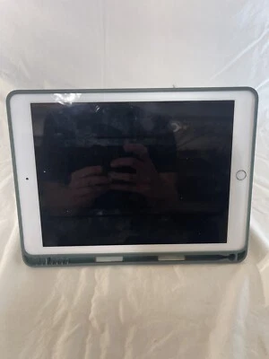 Apple iPad 6th Gen 128GB Wifi & 4G 9.7" Tablet - EXCELLENT Condition - Image 1 of 4
