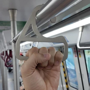 Empuñadura de viaje higiénica sin contacto, abridor de puertas, prensatelas de botones y gancho (paquete de 2) - Imagen 1 de 4