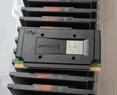 TESTED PULLS INTEL PENTIUM II 400MHZ SLOT 1 CPU 400/512/100/20V RM4-BIN35-A - Image 1 of 3