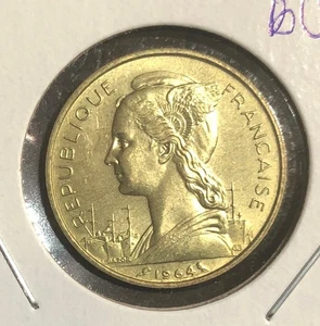 1964(a) Comoros 20 Francs UNCIRCULATED Aluminum Bronze Coin-KM#8-MINTAGE=500,000 - Picture 1 of 4