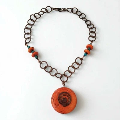 Collar Artesanal Turquesa y Naranja Jaspe Cuentas y Colgante Rústico Tono Bronce Foto 1 de 4