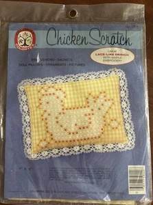 Kit de almohada de muñeca con bolsa de alfiletero de pollo amarillo bordado de guinga - Imagen 1 de 6