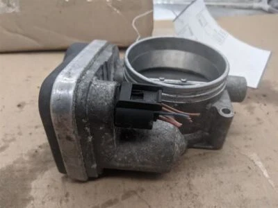 二手燃油喷射油门车身适合:2005 Bmw 545I 4.8 A 级 — 第 1/3 张图片