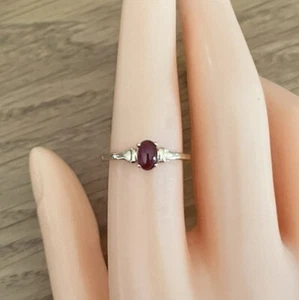 Anello solitario granato oro giallo 9 carati 0,65 carati, Regno Unito taglia O - Foto 1 di 5