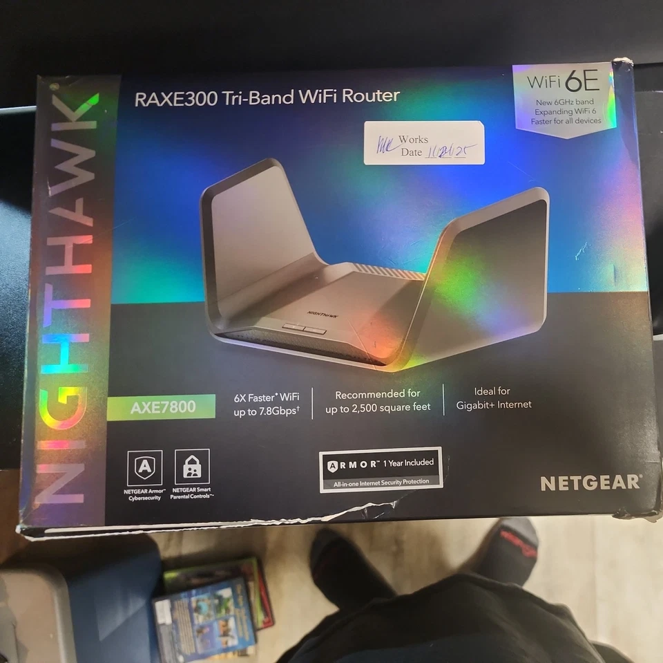 Roteador Netgear Nighthawk Raxe300 Axe7800 Tri-band 7.8Gbps+ Wifi 6e preto Open bo - Imagem 1 de 4