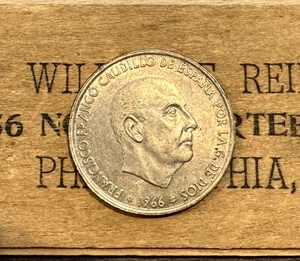1966 68 in Star Spain 100 Pesetas 80% Silver Francisco Franco Caudillo - Picture 1 of 2