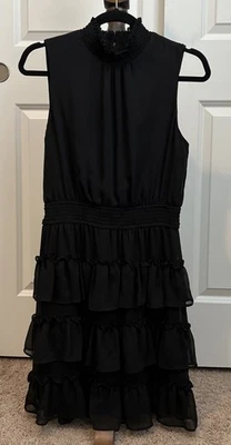 Express 女式连衣裙黑色荷叶层模拟领无袖迷你中号 — 第 1/4 张图片