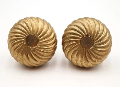 Par de perillas de grifo de fregadero de latón pulido bola espiral recuperada Foto 1 de 4
