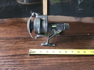 Vintage Taurus Titan Graphite TGR 40 Spinning Fishing Reel - Picture 1 of 22