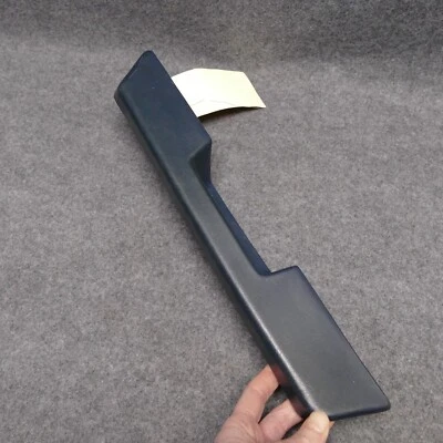 1985-88 Chevrolet Nova destro passageiro porta da frente braço almofada vinil azul fabricante de equipamento original P780 - Imagem 1 de 4