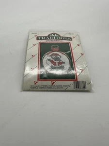 NUEVO Kit de adornos de punto de cruz contado Traditions Mouse T8515 de colección - Imagen 1 de 3