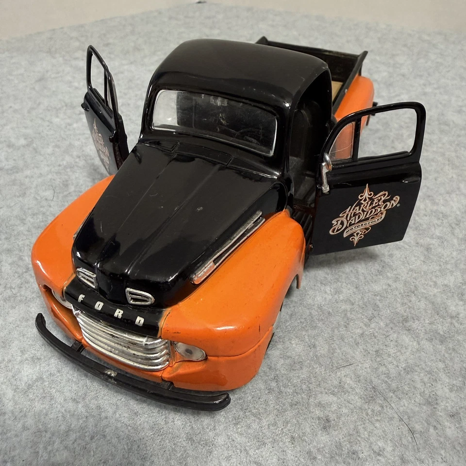 Harley-Davidson Ford F-1 Pickup Diecast 1:24 - Negro/Naranja 🚚🧡 Usado Foto 1 de 4