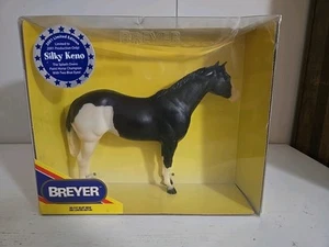 Vintage Breyer Silky Keno #1127 Overo 2001 Limited Edition Two Blue Eyes - Bild 1 von 9