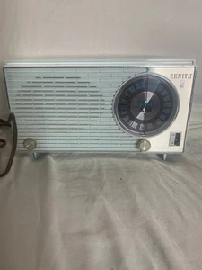 Vintage USA Zenith X316, x318 AM FM Radio Bakelite White Mid Century Tested - Picture 1 of 7