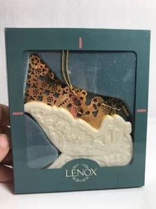 1995 PORCELAIN & GOLD METAL LENOX CHRISTMAS TREE ORNAMENT SANTA SLEIGH - Picture 1 of 5