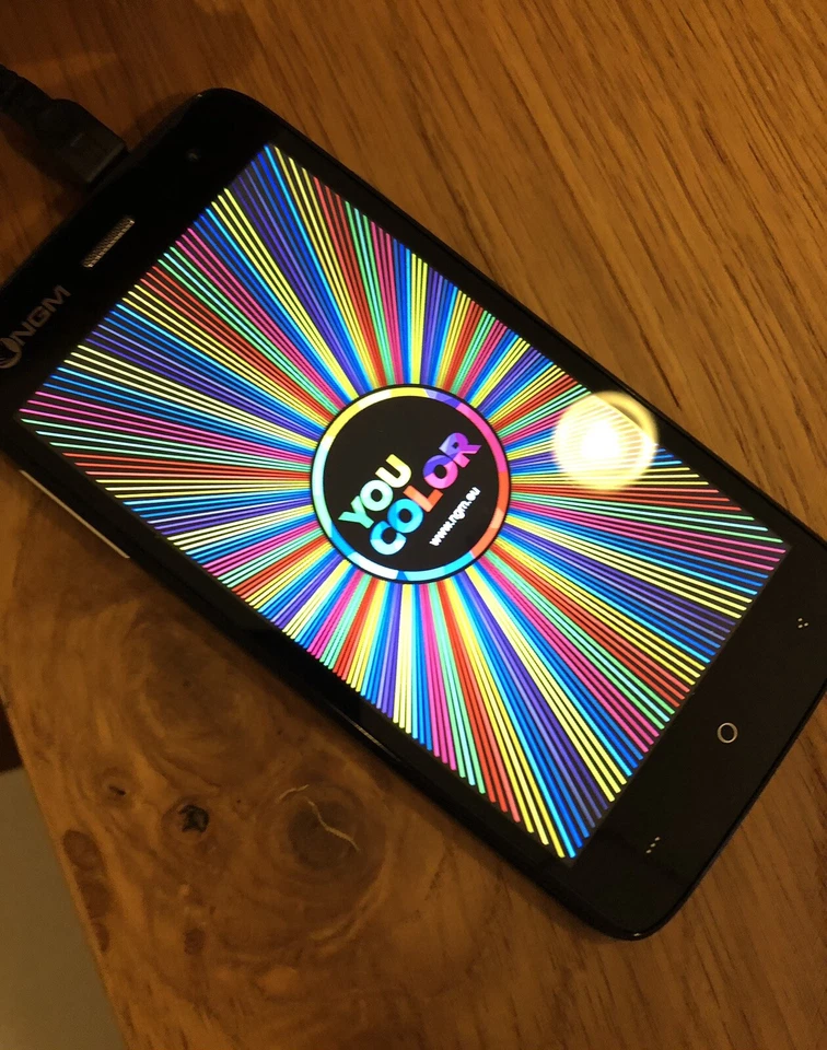 Smartphone Blu Economico - Immagine 1 di 4