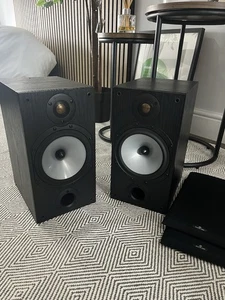 Monitor Audio MR2 HiFi Bookshelf Audio Speakers in Black Oak 🪵 - Picture 1 of 8