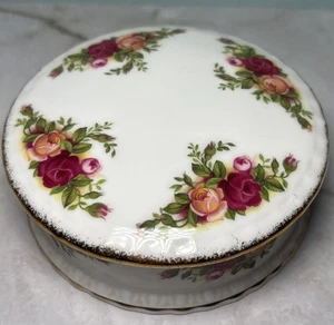 Caja de baratijas florales Royal Albert "Old Country Roses" 4” W 1,25” H - Imagen 1 de 4