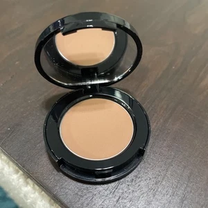New Bobbi Brown Bronzing Powder (Golden Light) .080z Travel Size - Free Ship - Picture 1 of 2